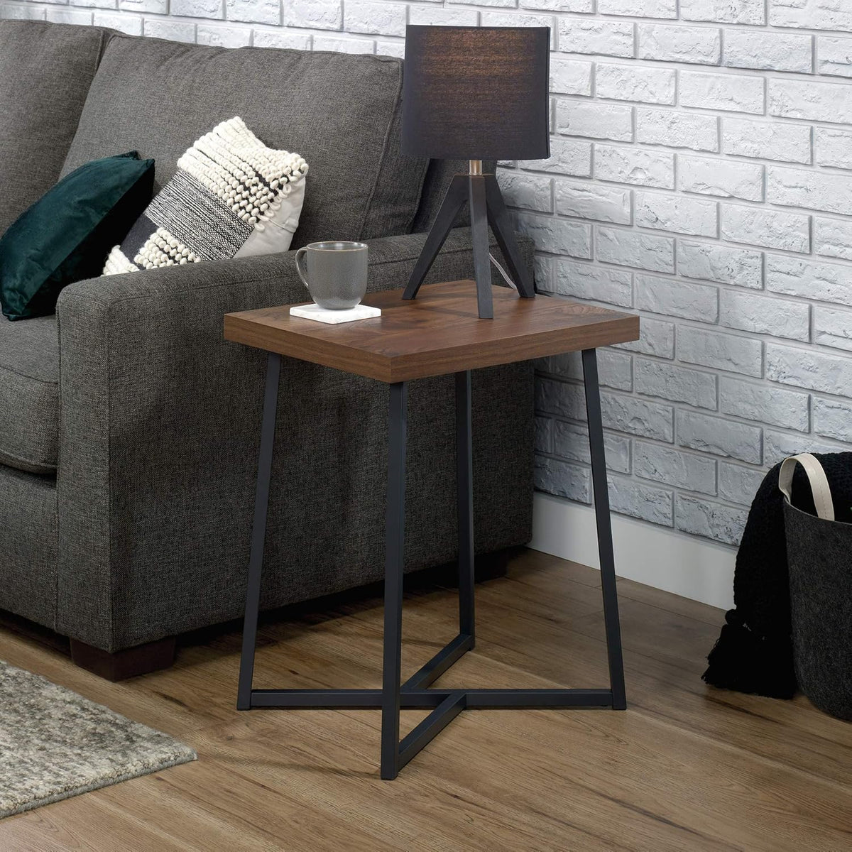 Side Table Grand Walnut Finish Pack of 2 G763175