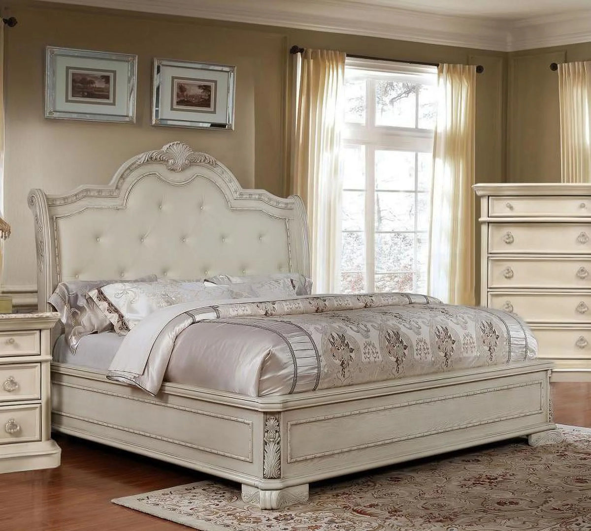 Antique White Tufted King Size Bedroom Set 5Pcs G6367