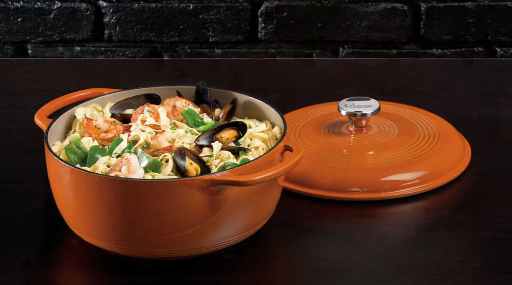 7.5 Quart Enameled Cast Iron Dutch Oven Red E540