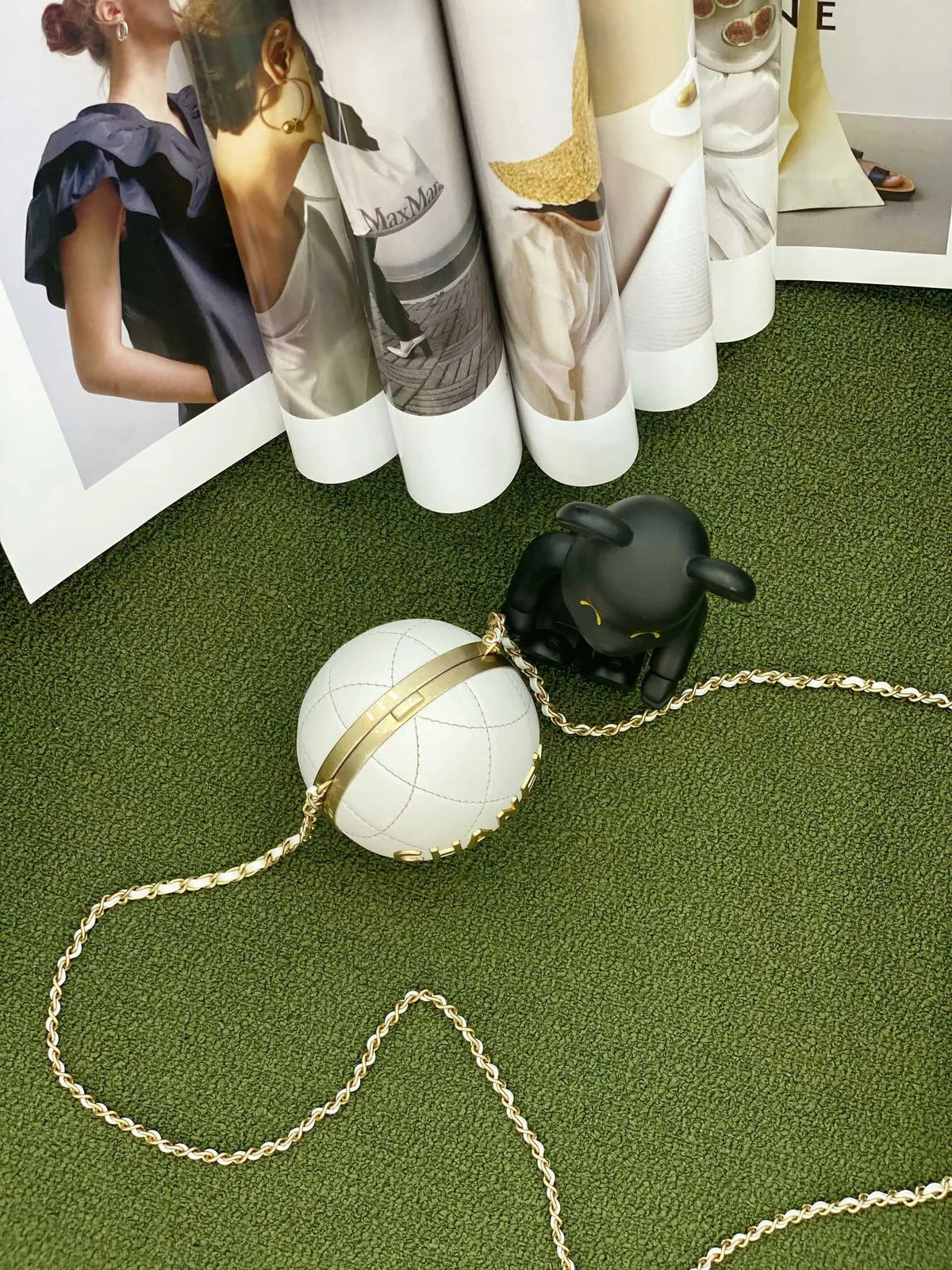 White and Gold Chain Bag R5403